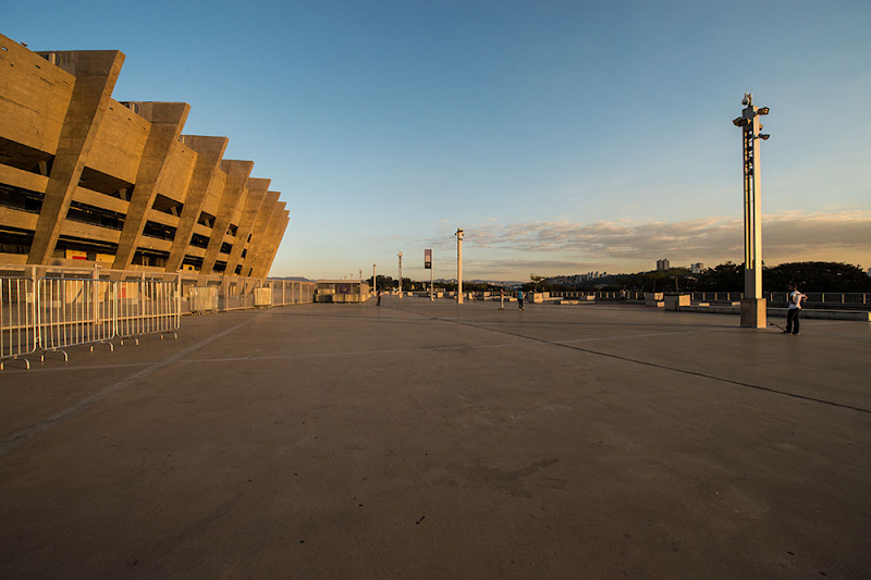 Imagem externa da esplanada do Mineirão